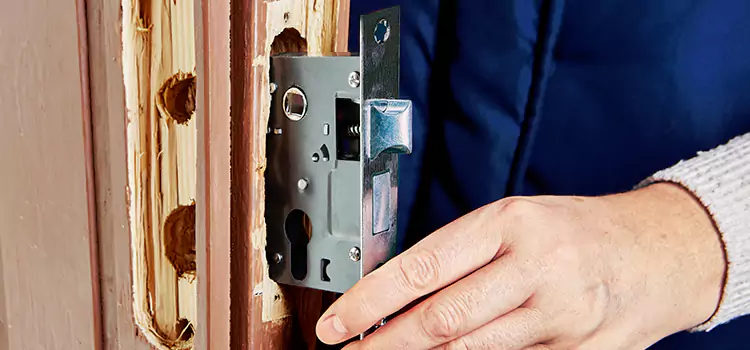 Garage Door Lock Replacement Cranston